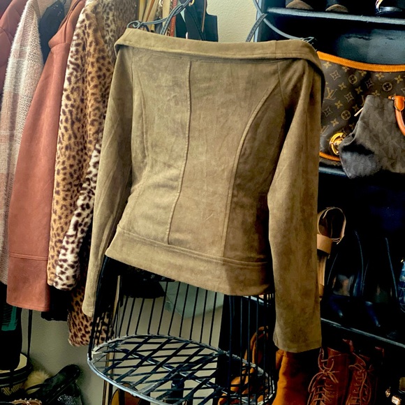 Off the shoulder belted suede jacket - Picture 5 of 9